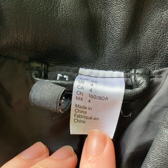 H&M Vegan leather jacket, worn 1 tine size 4 BLACK - Picture 4 of 4